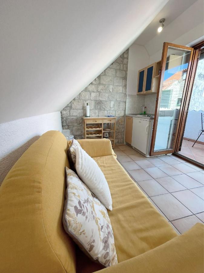 House Ivancic-Free Parking Trogir Eksteriør bilde