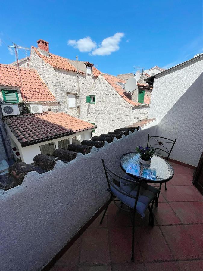 House Ivancic-Free Parking Trogir Eksteriør bilde