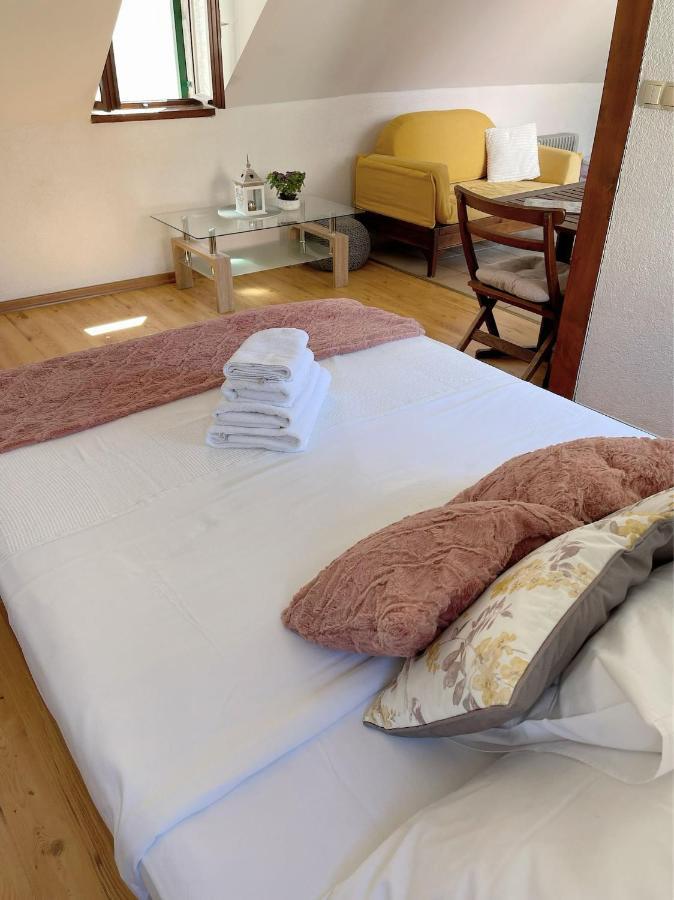 House Ivancic-Free Parking Trogir Eksteriør bilde
