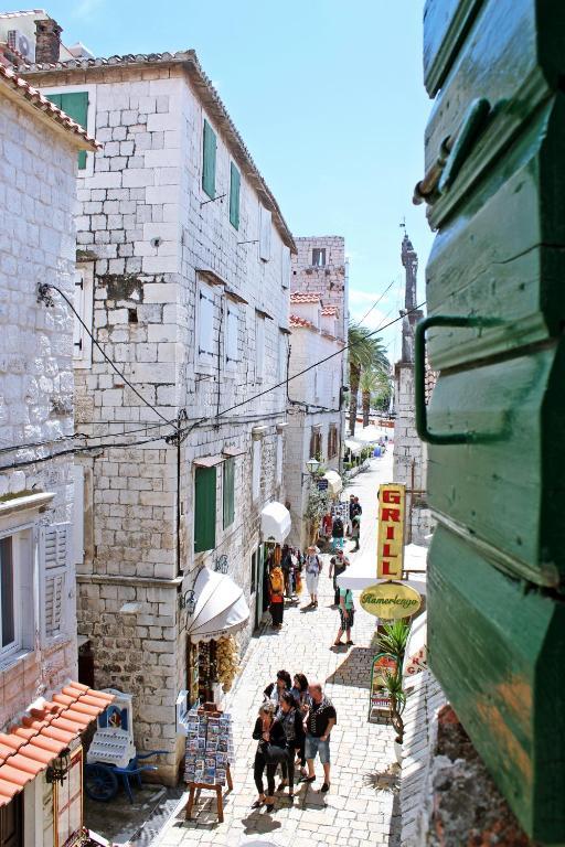House Ivancic-Free Parking Trogir Rom bilde
